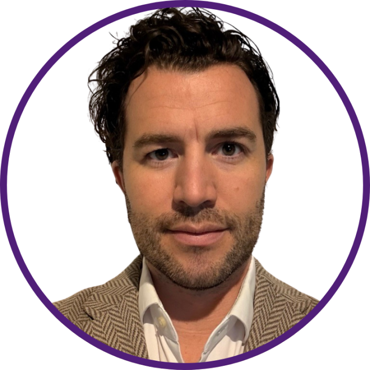 Headshot of Magnus Flink, CRO & Co-Founder at Pihr. Background removed and thin purple line around the circle.